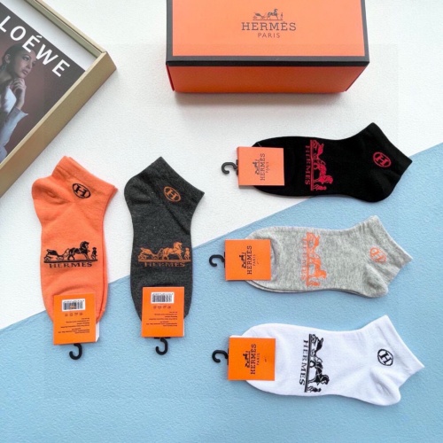 Cheap Hermes Socks #1210461 Replica Wholesale [$27.00 USD] [ITEM#1210461] on Replica Hermes Socks