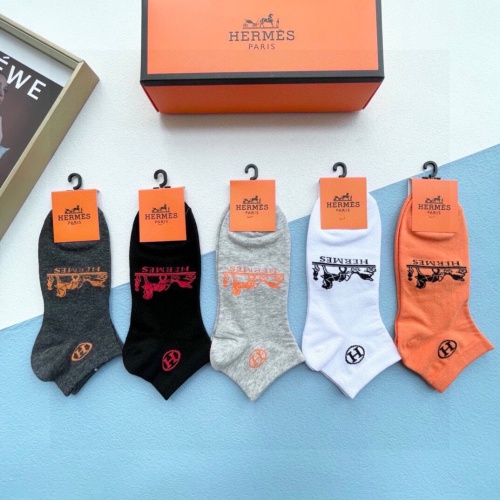 Cheap Hermes Socks #1210461 Replica Wholesale [$27.00 USD] [ITEM#1210461] on Replica Hermes Socks