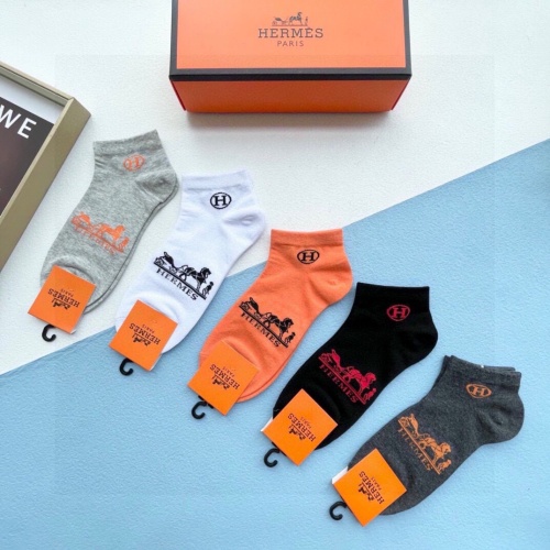 Cheap Hermes Socks #1210461 Replica Wholesale [$27.00 USD] [ITEM#1210461] on Replica Hermes Socks