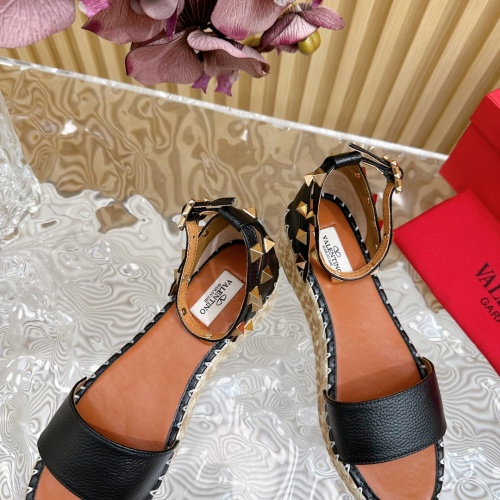 Cheap Valentino Sandal For Women #1212198 Replica Wholesale [$108.00 USD] [ITEM#1212198] on Replica Valentino Sandal