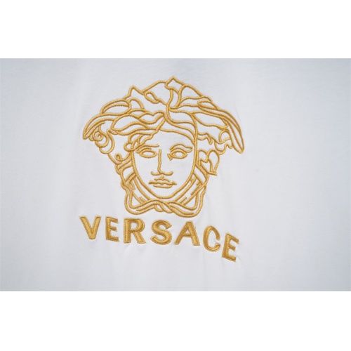 Cheap Versace T-Shirts Short Sleeved For Unisex #1212346 Replica Wholesale [$32.00 USD] [ITEM#1212346] on Replica Versace T-Shirts