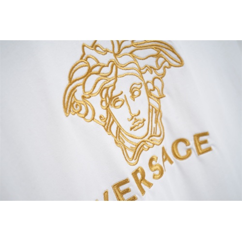Cheap Versace T-Shirts Short Sleeved For Unisex #1212346 Replica Wholesale [$32.00 USD] [ITEM#1212346] on Replica Versace T-Shirts