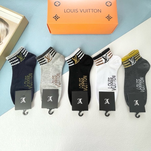 Cheap Louis Vuitton LV Socks #1212750 Replica Wholesale [$27.00 USD] [ITEM#1212750] on Replica Louis Vuitton LV Socks