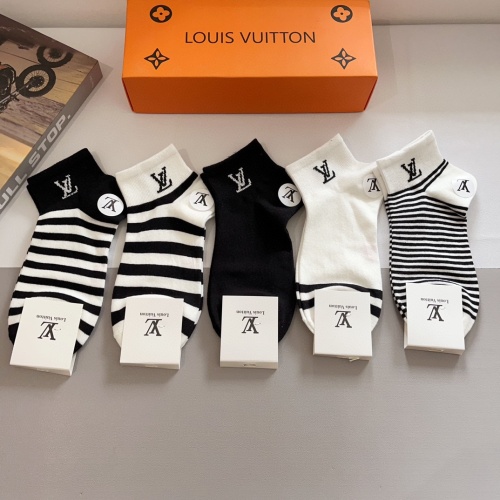 Cheap Louis Vuitton LV Socks #1212758 Replica Wholesale [$27.00 USD] [ITEM#1212758] on Replica Louis Vuitton LV Socks