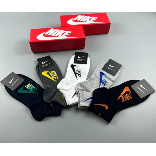 Cheap Nike Socks #1212779 Replica Wholesale [$25.00 USD] [ITEM#1212779] on Replica Nike Socks