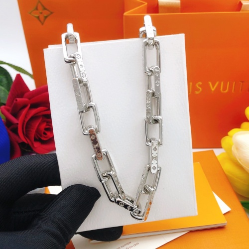 Cheap Louis Vuitton Necklaces #1213811 Replica Wholesale [$40.00 USD] [ITEM#1213811] on Replica Louis Vuitton Necklaces