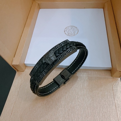 Cheap Versace Bracelets #1214882 Replica Wholesale [$52.00 USD] [ITEM#1214882] on Replica Versace Bracelets