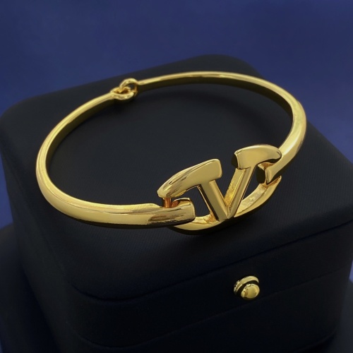 Cheap Valentino Bracelets #1215035 Replica Wholesale [$32.00 USD] [ITEM#1215035] on Replica Valentino Bracelets