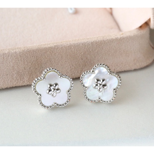 Cheap Van Cleef &amp; Arpels Earrings For Women #1215416 Replica Wholesale [$32.00 USD] [ITEM#1215416] on Replica Van Cleef &amp; Arpels Earrings