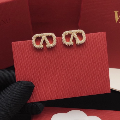 Cheap Valentino Earrings For Women #1215646 Replica Wholesale [$32.00 USD] [ITEM#1215646] on Replica Valentino Earrings