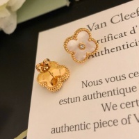 Cheap Van Cleef &amp; Arpels Jewelry Set For Women #1204591 Replica Wholesale [$45.00 USD] [ITEM#1204591] on Replica Van Cleef &amp; Arpels Jewelry Set