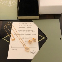 Cheap Van Cleef &amp; Arpels Jewelry Set For Women #1204591 Replica Wholesale [$45.00 USD] [ITEM#1204591] on Replica Van Cleef &amp; Arpels Jewelry Set