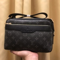 Louis Vuitton AAA Man Messenger Bags #1209748