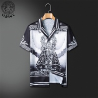 Cheap Versace Tracksuits Short Sleeved For Men #1211454 Replica Wholesale [$72.00 USD] [ITEM#1211454] on Replica Versace Tracksuits