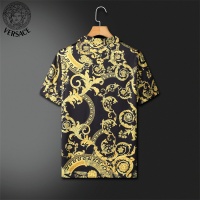 Cheap Versace Tracksuits Short Sleeved For Men #1211459 Replica Wholesale [$72.00 USD] [ITEM#1211459] on Replica Versace Tracksuits