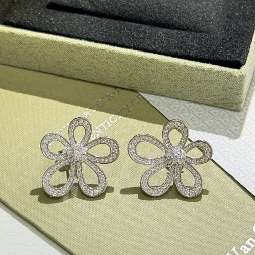 Cheap Van Cleef &amp; Arpels Earrings For Women #1219211 Replica Wholesale [$56.00 USD] [ITEM#1219211] on Replica Van Cleef &amp; Arpels Earrings