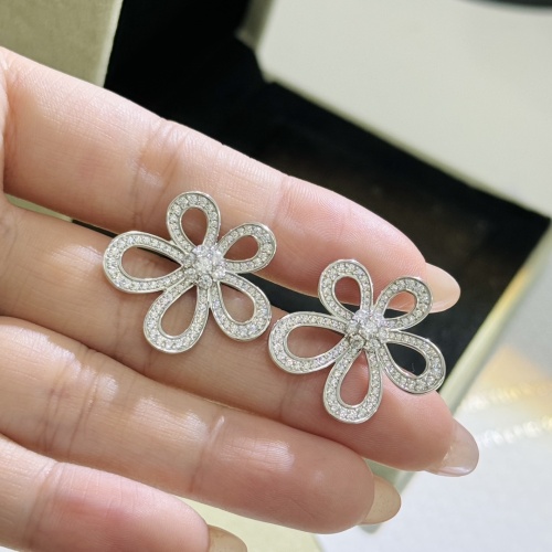 Cheap Van Cleef &amp; Arpels Earrings For Women #1219211 Replica Wholesale [$56.00 USD] [ITEM#1219211] on Replica Van Cleef &amp; Arpels Earrings