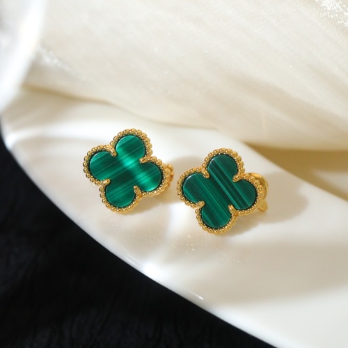 Cheap Van Cleef &amp; Arpels Earrings For Women #1219388 Replica Wholesale [$56.00 USD] [ITEM#1219388] on Replica Van Cleef &amp; Arpels Earrings