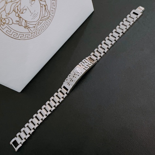Cheap Versace Bracelets #1219492 Replica Wholesale [$45.00 USD] [ITEM#1219492] on Replica Versace Bracelets