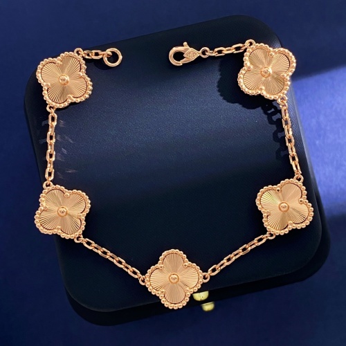 Cheap Van Cleef &amp; Arpels Bracelets For Women #1219561 Replica Wholesale [$32.00 USD] [ITEM#1219561] on Replica Van Cleef &amp; Arpels Bracelets