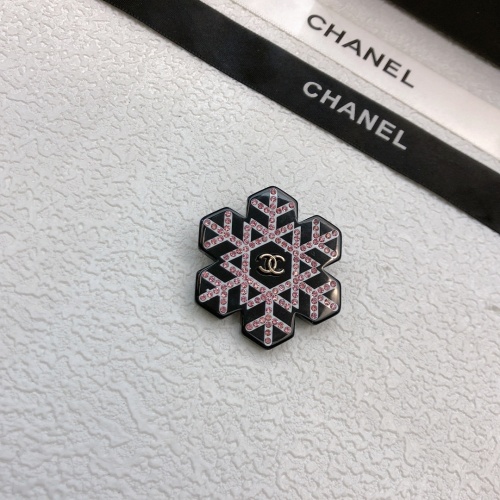 Cheap Chanel Brooches For Women #1219935 Replica Wholesale [$32.00 USD] [ITEM#1219935] on Replica Chanel Brooches