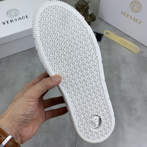 Cheap Versace Casual Shoes For Men #1221184 Replica Wholesale [$102.00 USD] [ITEM#1221184] on Replica Versace Casual Shoes