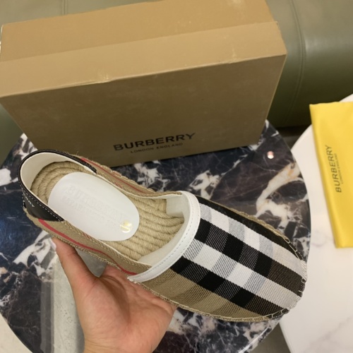 Cheap Burberry Casual Shoes For Men #1221333 Replica Wholesale [$72.00 USD] [ITEM#1221333] on Replica Burberry Casual Shoes