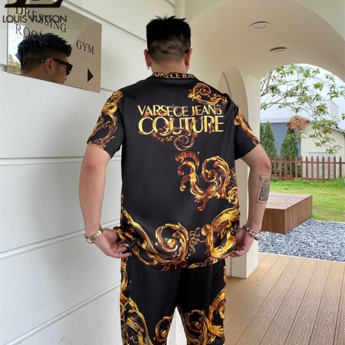 Cheap Versace Tracksuits Short Sleeved For Men #1221792 Replica Wholesale [$72.00 USD] [ITEM#1221792] on Replica Versace Tracksuits