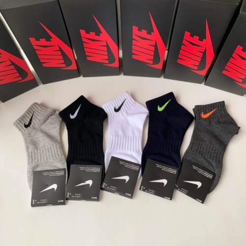 Cheap Nike Socks #1221940 Replica Wholesale [$25.00 USD] [ITEM#1221940] on Replica Nike Socks