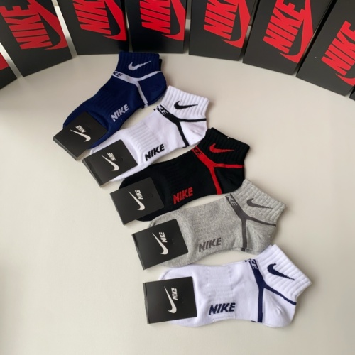 Cheap Nike Socks #1221942 Replica Wholesale [$25.00 USD] [ITEM#1221942] on Replica Nike Socks