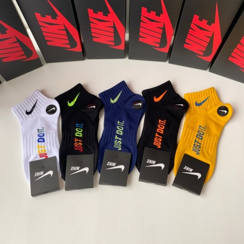 Cheap Nike Socks #1221943 Replica Wholesale [$25.00 USD] [ITEM#1221943] on Replica Nike Socks