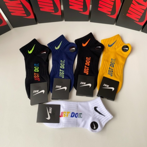 Cheap Nike Socks #1221943 Replica Wholesale [$25.00 USD] [ITEM#1221943] on Replica Nike Socks