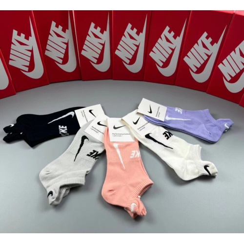 Cheap Nike Socks #1222129 Replica Wholesale [$25.00 USD] [ITEM#1222129] on Replica Nike Socks