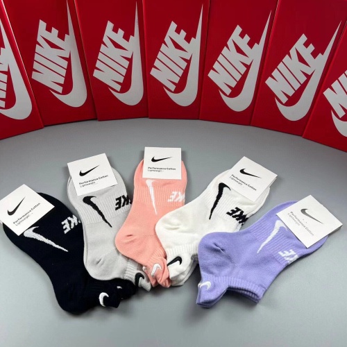 Cheap Nike Socks #1222129 Replica Wholesale [$25.00 USD] [ITEM#1222129] on Replica Nike Socks