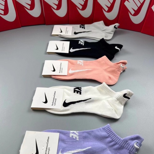 Cheap Nike Socks #1222129 Replica Wholesale [$25.00 USD] [ITEM#1222129] on Replica Nike Socks