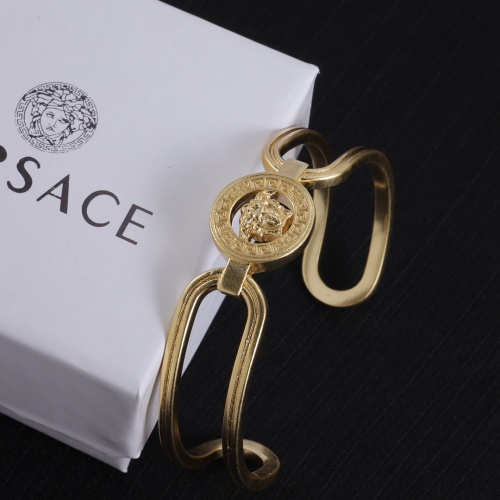 Cheap Versace Bracelets #1223580 Replica Wholesale [$29.00 USD] [ITEM#1223580] on Replica Versace Bracelets