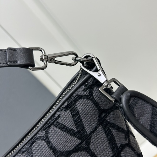 Cheap Valentino AAA Quality Messenger Bags For Women #1223692 Replica Wholesale [$85.00 USD] [ITEM#1223692] on Replica Valentino AAA Quality Messenger Bags