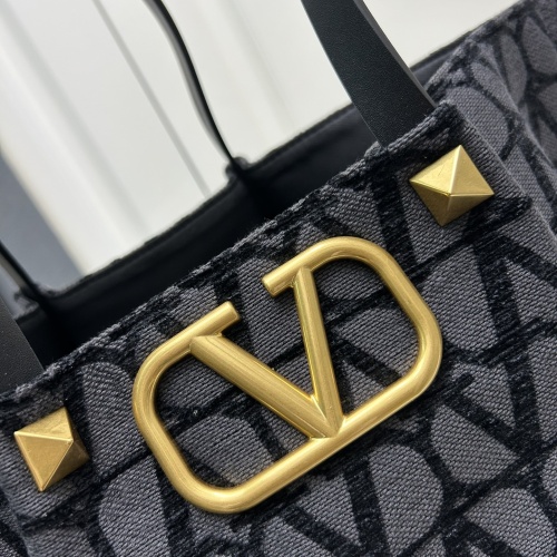 Cheap Valentino AAA Quality Handbags For Women #1223767 Replica Wholesale [$102.00 USD] [ITEM#1223767] on Replica Valentino AAA Quality Handbags