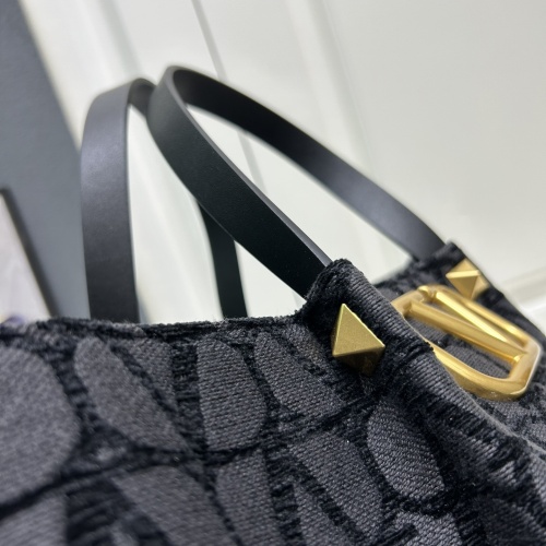 Cheap Valentino AAA Quality Handbags For Women #1223767 Replica Wholesale [$102.00 USD] [ITEM#1223767] on Replica Valentino AAA Quality Handbags