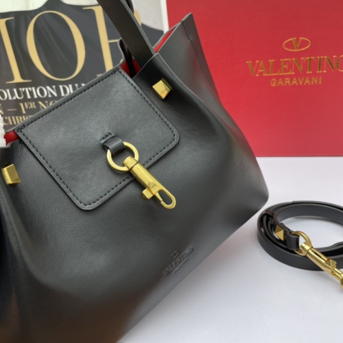 Cheap Valentino AAA Quality Handbags For Women #1223770 Replica Wholesale [$100.00 USD] [ITEM#1223770] on Replica Valentino AAA Quality Handbags