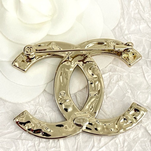 Cheap Chanel Brooches For Women #1224035 Replica Wholesale [$32.00 USD] [ITEM#1224035] on Replica Chanel Brooches