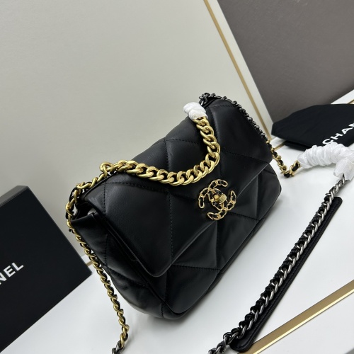 Cheap Chanel AAA Quality Messenger Bags For Women #1224044 Replica Wholesale [$96.00 USD] [ITEM#1224044] on Replica Chanel AAA Messenger Bags