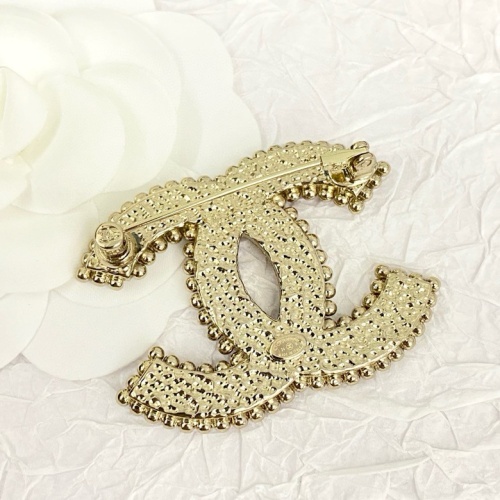 Cheap Chanel Brooches For Women #1224070 Replica Wholesale [$32.00 USD] [ITEM#1224070] on Replica Chanel Brooches