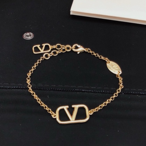 Cheap Valentino Bracelets #1224080 Replica Wholesale [$27.00 USD] [ITEM#1224080] on Replica Valentino Bracelets