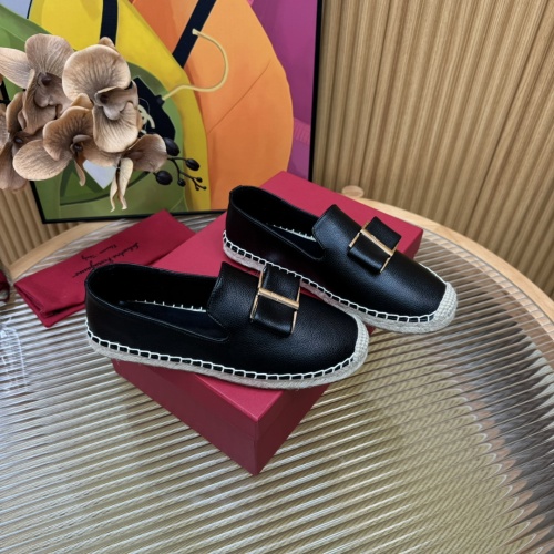 Cheap Salvatore Ferragamo Casual Shoes For Women #1224832 Replica Wholesale [$102.00 USD] [ITEM#1224832] on Replica Salvatore Ferragamo Casual Shoes