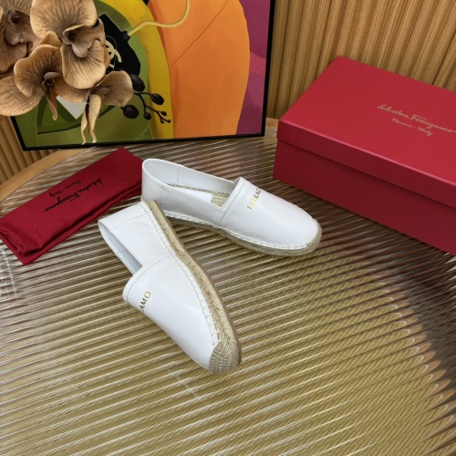 Cheap Salvatore Ferragamo Casual Shoes For Women #1224847 Replica Wholesale [$102.00 USD] [ITEM#1224847] on Replica Salvatore Ferragamo Casual Shoes