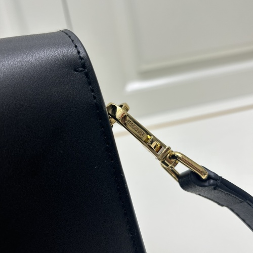 Cheap Burberry AAA Quality Messenger Bags For Women #1225791 Replica Wholesale [$115.00 USD] [ITEM#1225791] on Replica Burberry AAA Messenger Bags