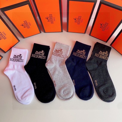 Cheap Hermes Socks #1227566 Replica Wholesale [$25.00 USD] [ITEM#1227566] on Replica Hermes Socks