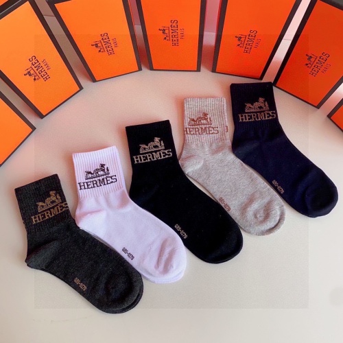 Cheap Hermes Socks #1227566 Replica Wholesale [$25.00 USD] [ITEM#1227566] on Replica Hermes Socks