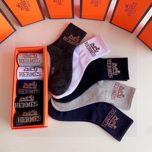 Cheap Hermes Socks #1227566 Replica Wholesale [$25.00 USD] [ITEM#1227566] on Replica Hermes Socks